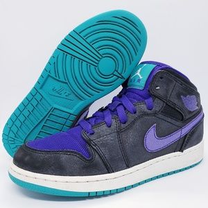 Nike Air Jordan 1 Mid GS Size 3.5y